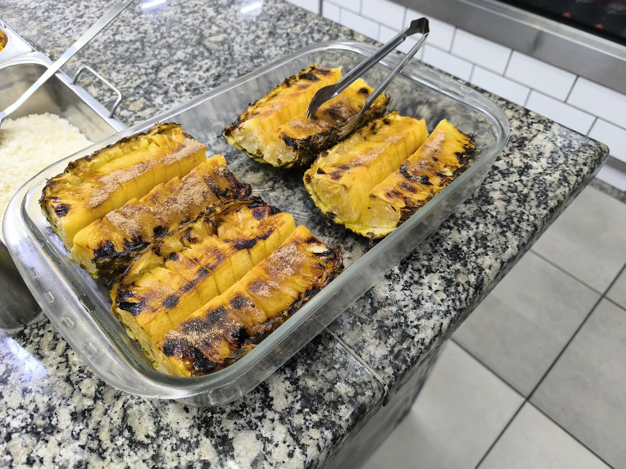 Abacaxi assado na brasa, sobremesa do churrasco