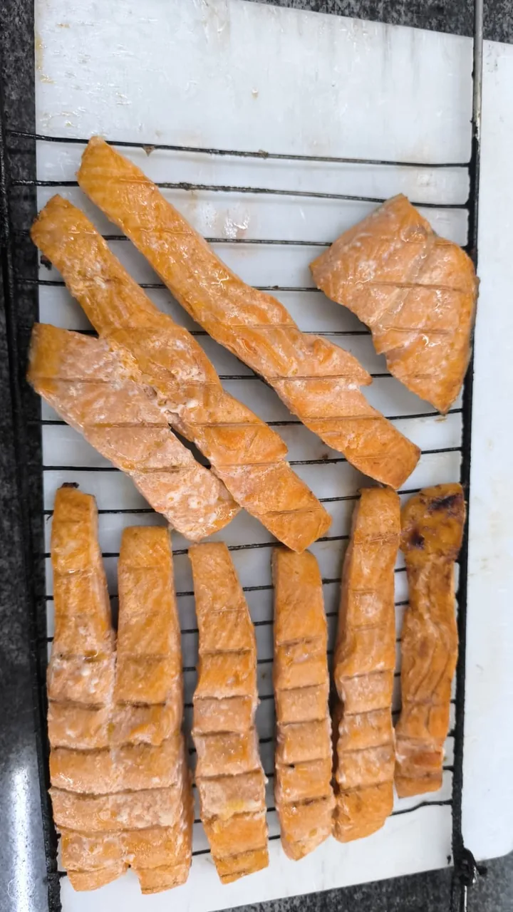Salmão assado na churrasqueira do Panelinha